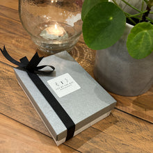 Load image into Gallery viewer, Organic Tea Lovers Test Tube Gift Set
